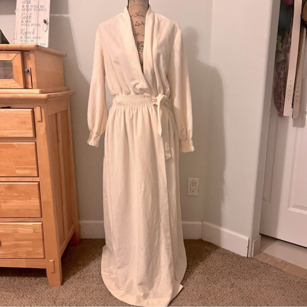 Neiman Marcus, Evelyn Pearson dressing gown/robe